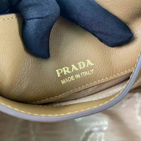 Prada Medium Leather Handbag-25*18.5*12.5CM