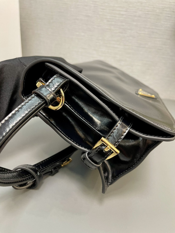 HOT SALE Prada Messenger Bag-23*15*8.5CM