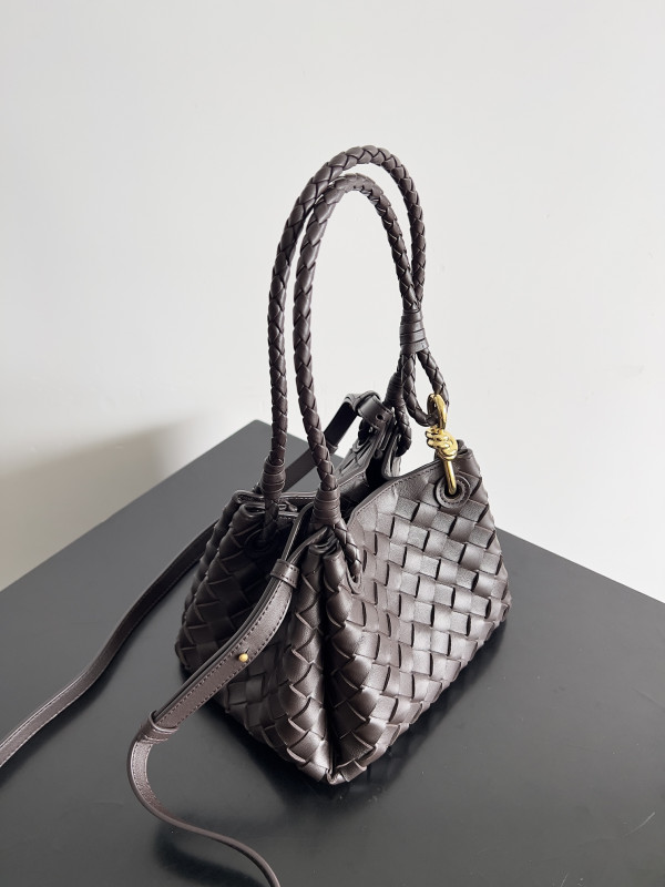 HOT SALE BOTTEGA VENETA Andiamo Parachute Small shoulder bag