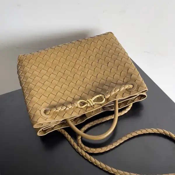 First bag ru BOTTEGA VENETA MEDIUM ANDIAMO