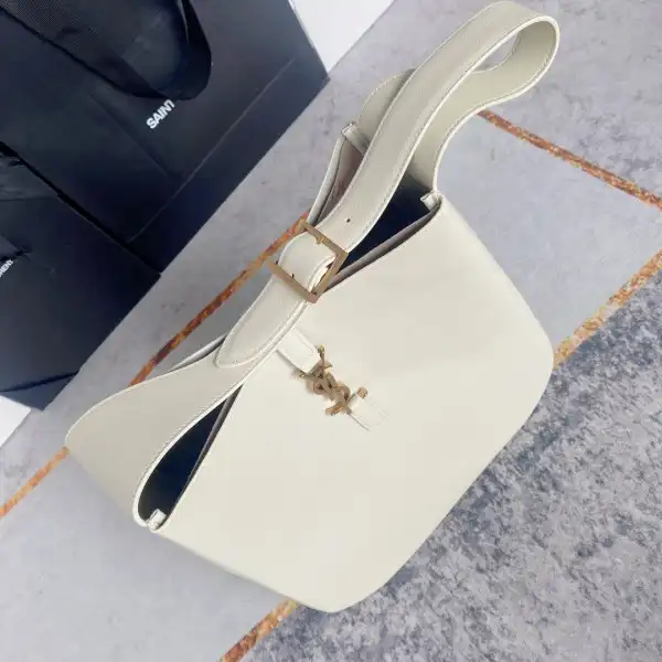 YSL LE 5 À 7 LARGE SOFT HOBO BAG - 30x31x13cm