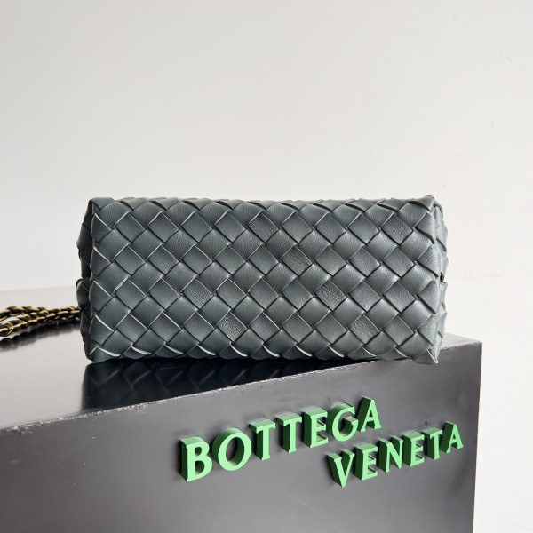 HOT SALE Bottega Veneta Small Andiamo Chain-25*22*10.5cm