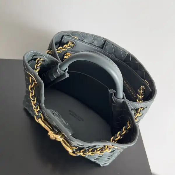 Bottega Veneta Small Andiamo Chain-25*22*10.5cm