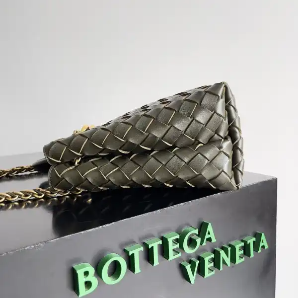 Bagsoffer yupoo Bottega Veneta Small Andiamo Chain-25*22*10.5cm