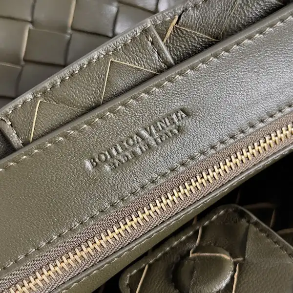 Bottega Veneta Small Andiamo Chain-25*22*10.5cm