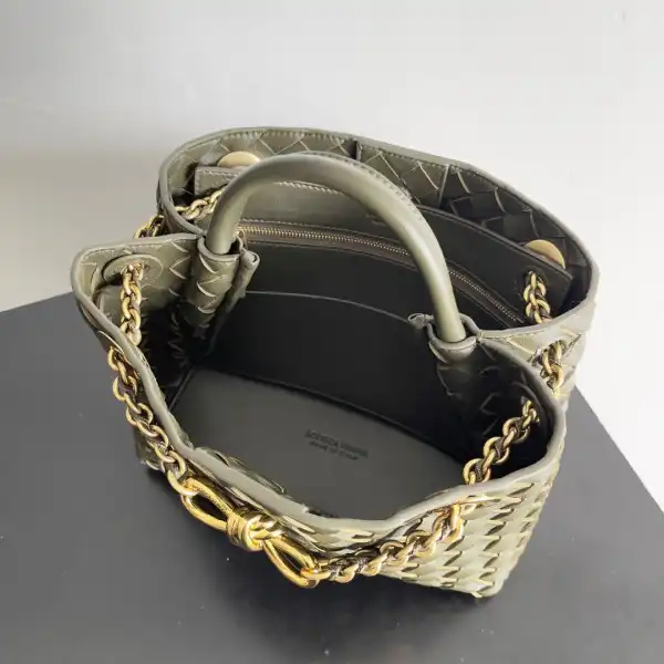 Bagsoffer yupoo Bottega Veneta Small Andiamo Chain-25*22*10.5cm