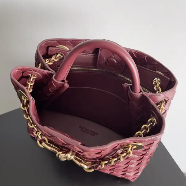 Bottega Veneta Small Andiamo Chain-25*22*10.5cm