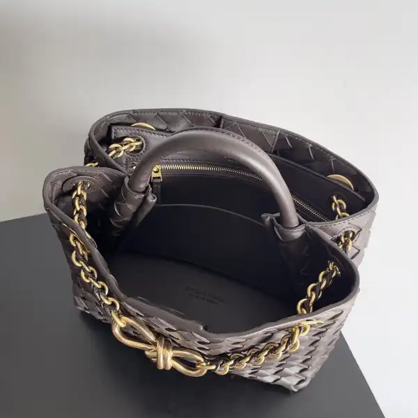 Bottega Veneta Small Andiamo Chain-25*22*10.5cm