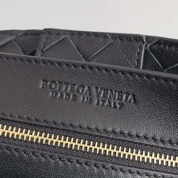 BOTTEGA VENETA MEDIUM ANDIAMO