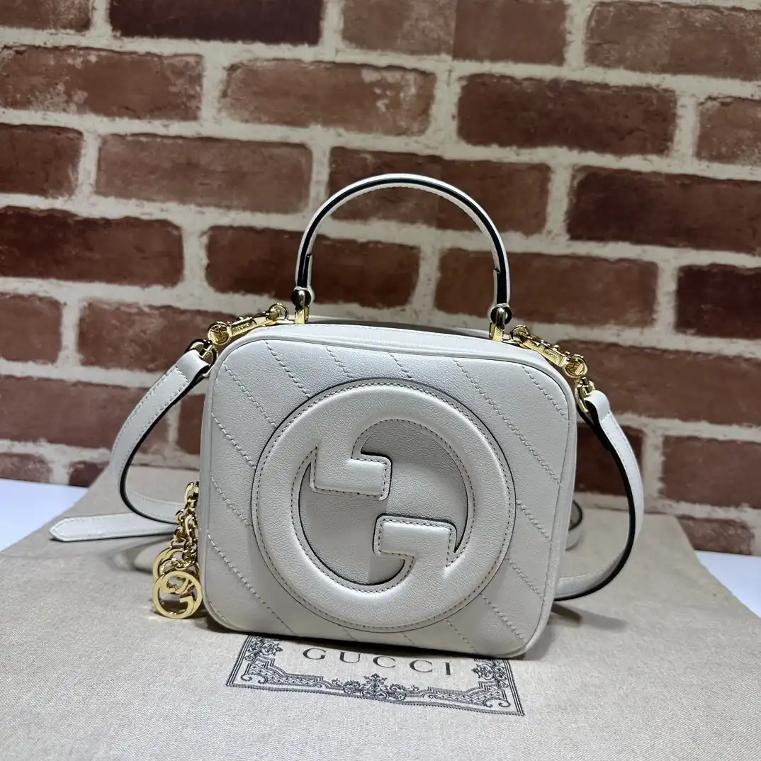 First bag ru GUCCI BLONDIE TOP HANDLE BAG