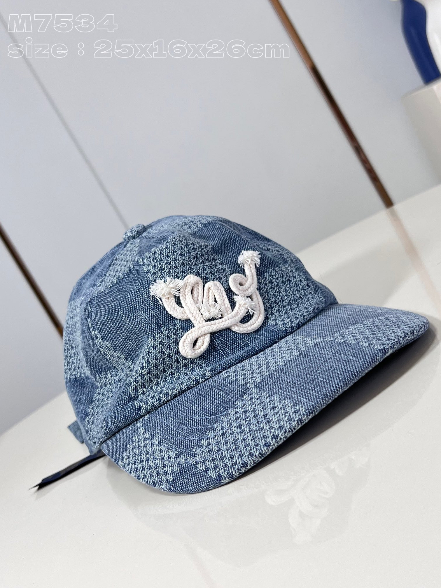 HOT SALE LOUIS VUITTON Damier Denim 3D CAP