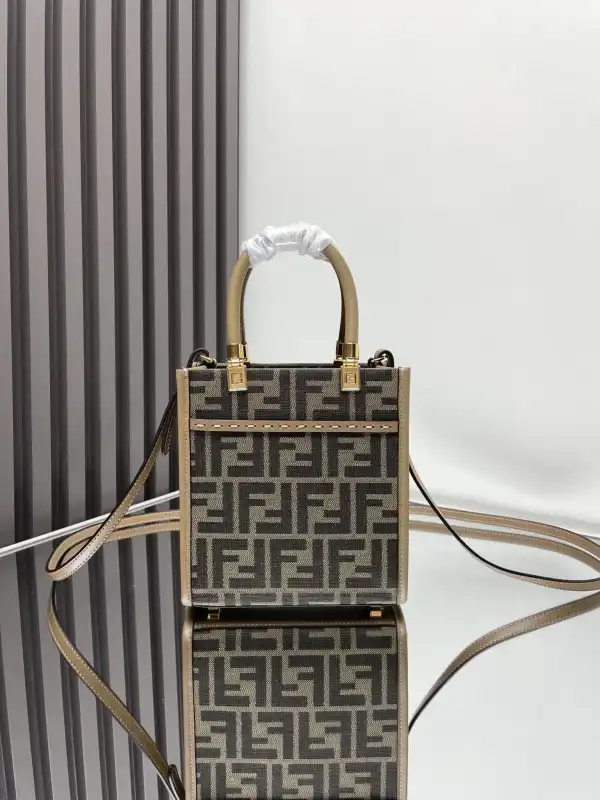 FENDI MINI SUNSHINE SHOPPER-16.5x6x17.5cm