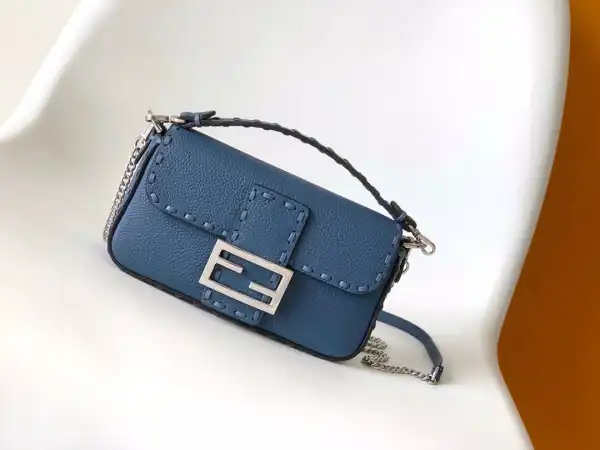 FENDI BAGUETTE-20*5*13CM