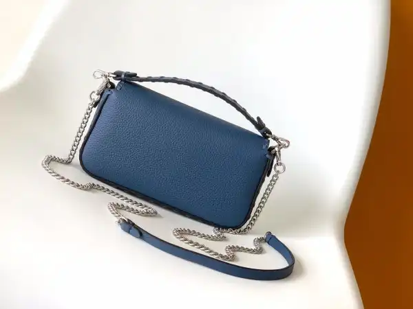 FENDI BAGUETTE-20*5*13CM