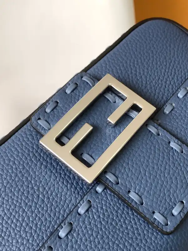 FENDI BAGUETTE-20*5*13CM