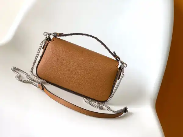 FENDI BAGUETTE-20*5*13CM