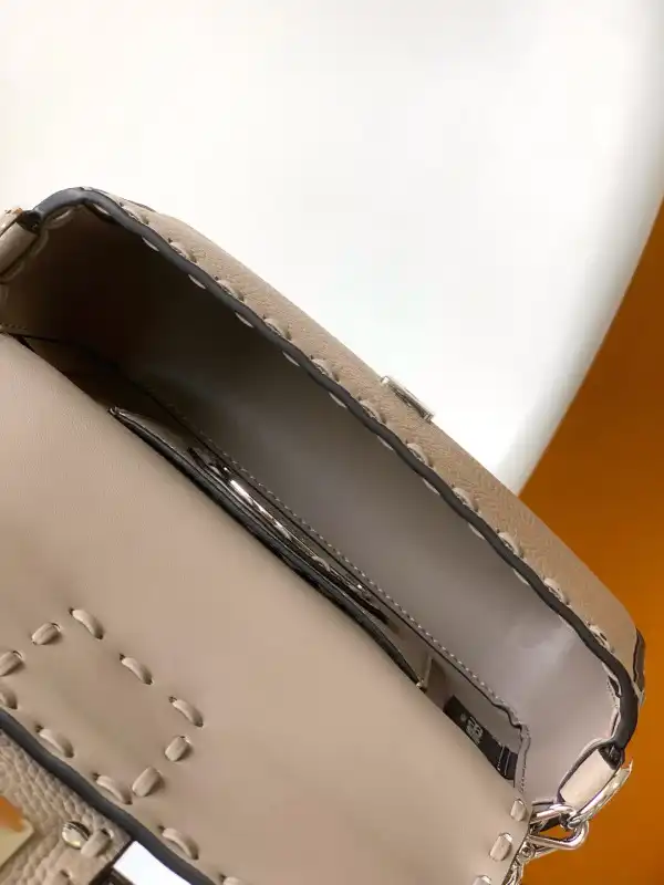 FENDI BAGUETTE-20*5*13CM