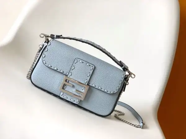 FENDI BAGUETTE-20*5*13CM