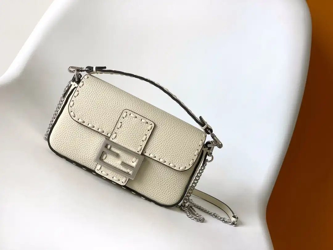 FENDI BAGUETTE-20*5*13CM