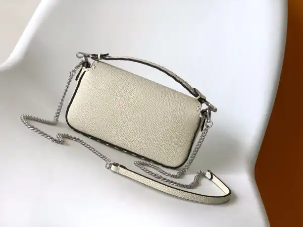 FENDI BAGUETTE-20*5*13CM