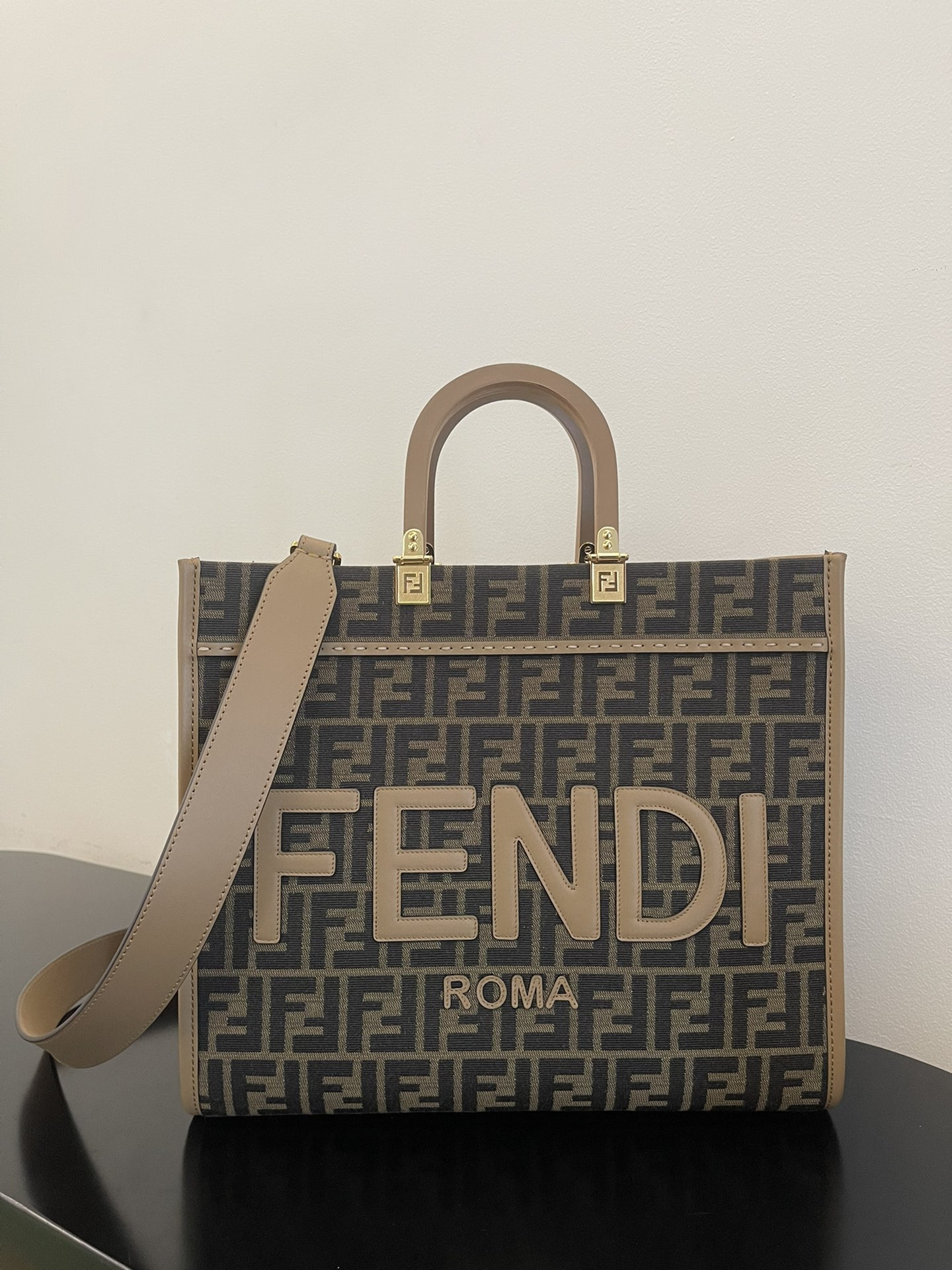 HOT SALE Fendi Sunshine Medium-35*17*31cm