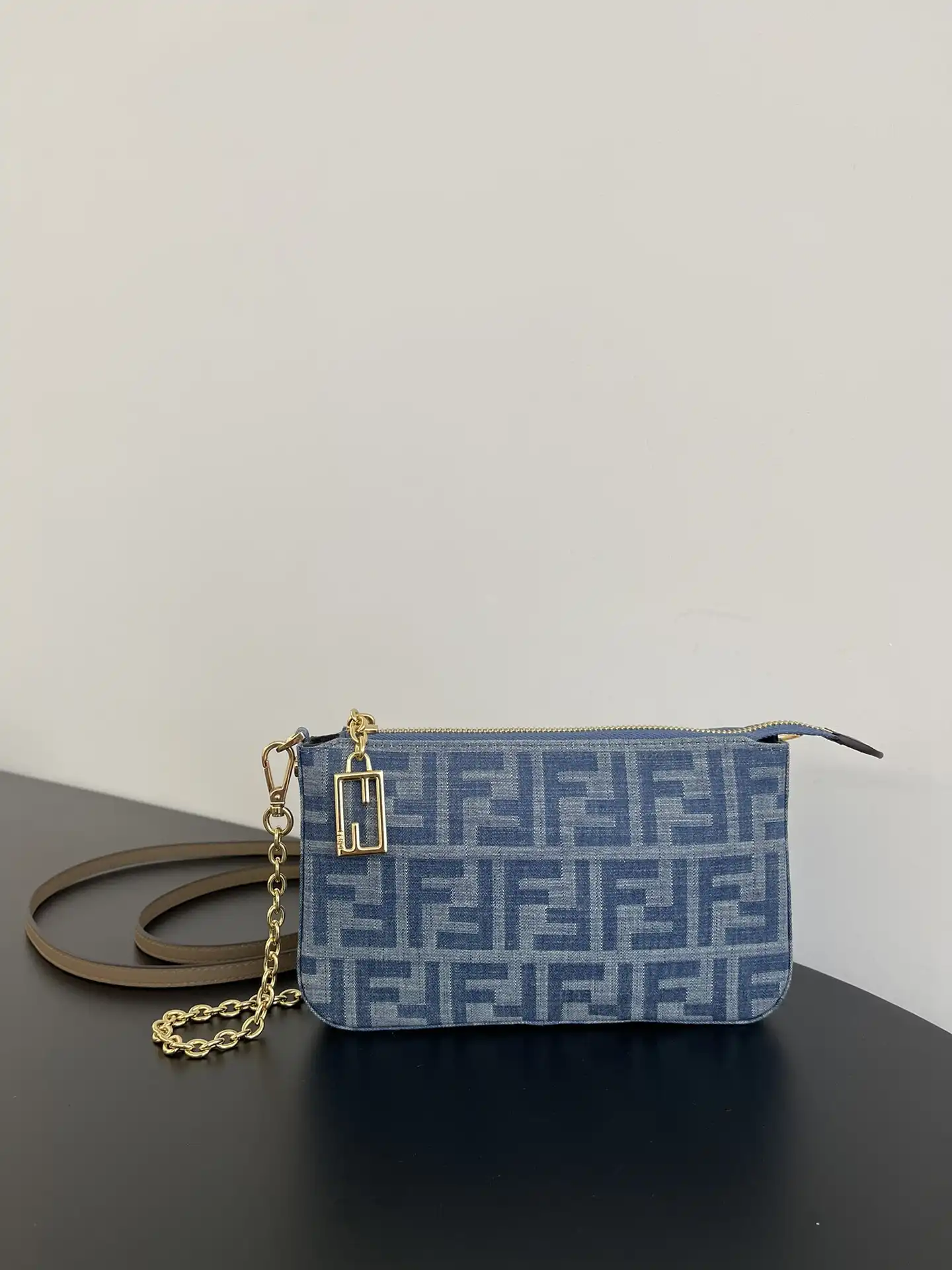 FENDI Baguette Pouch-20*3*13cm