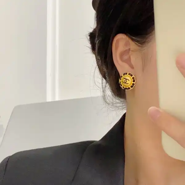 Firstbag Ru CHANEL EARRINGS