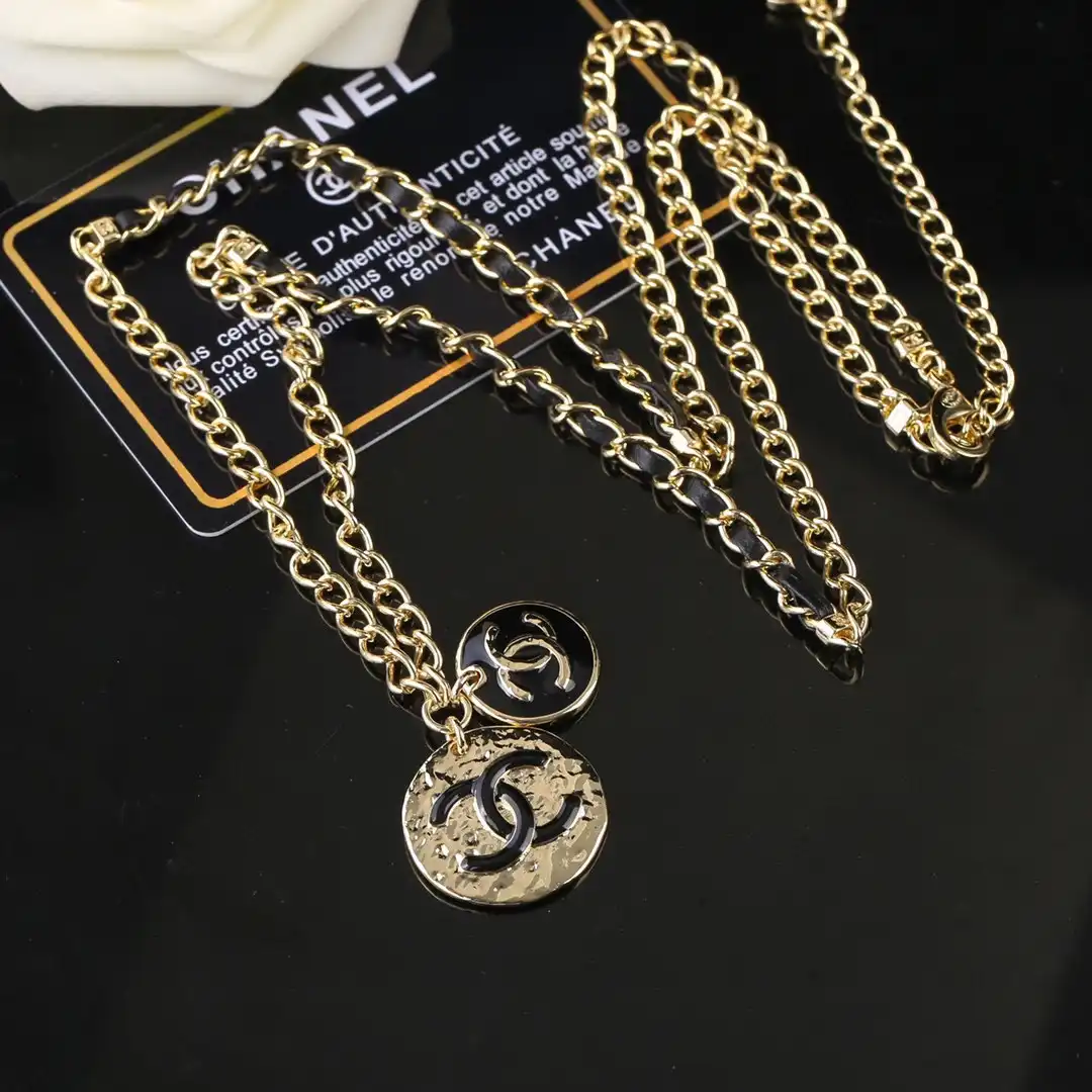 CHANEL NECKLACE