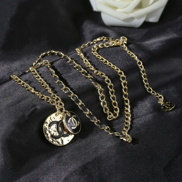 CL NECKLACE