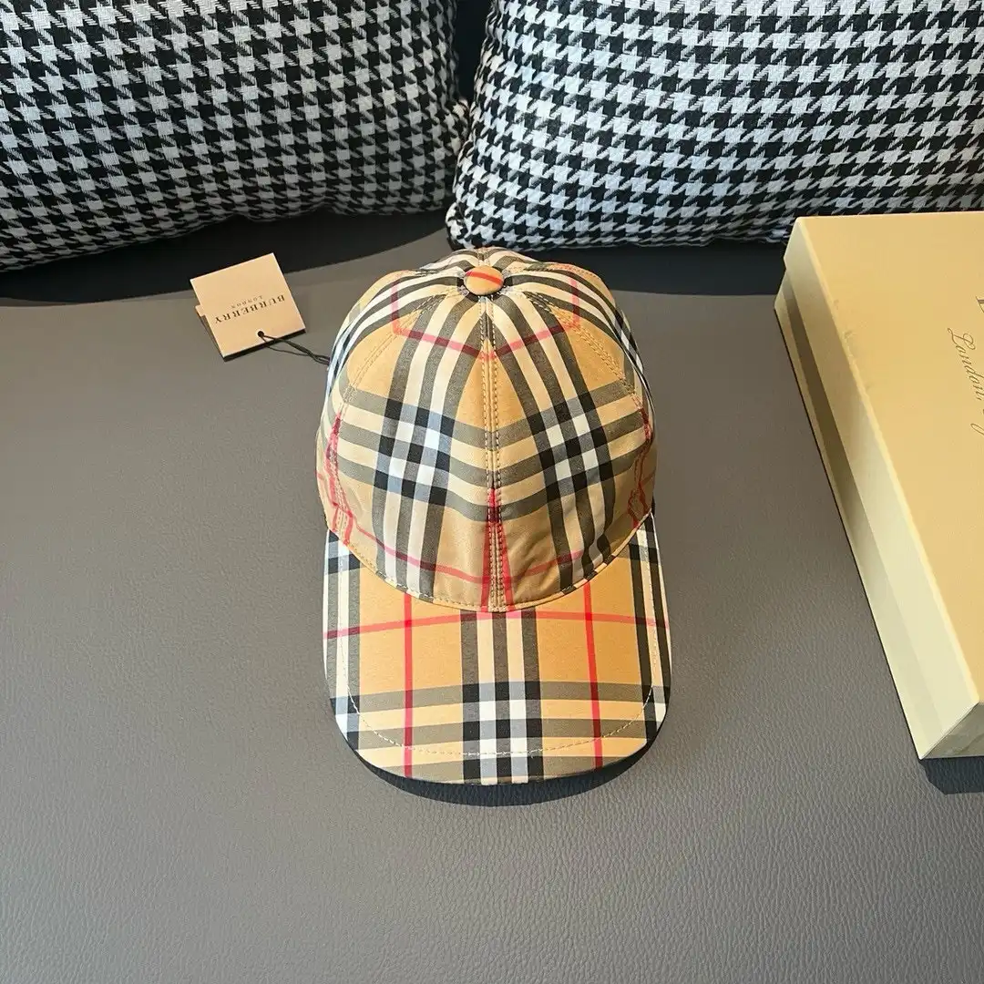 Burberry HAT