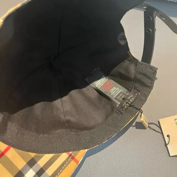 Burberry HAT