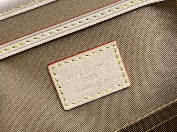 LOUIS VUITTON MONTSOURIS-24*25*12CM