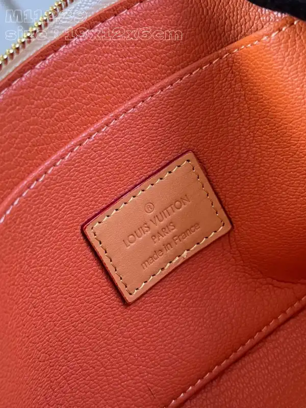 Louis Vuitton Pochette Cosmétique PM