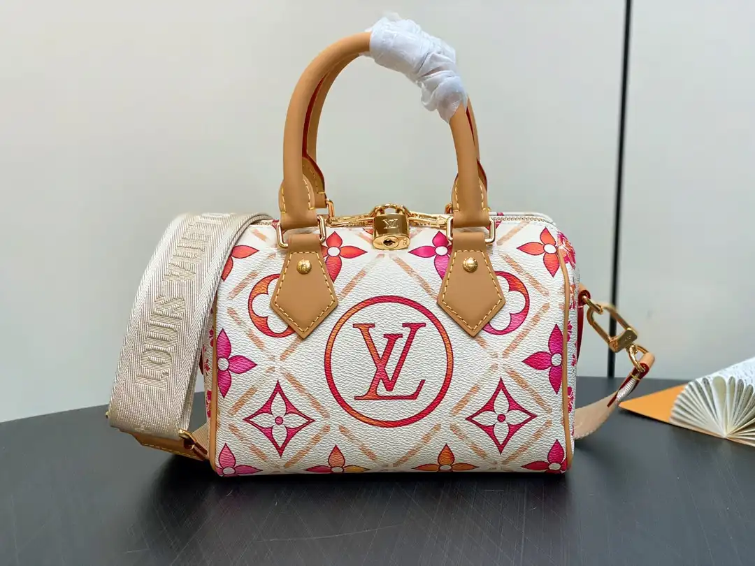 First Bag Ru LOUIS VUITTON SPEEDY BANDOULIÈRE 20