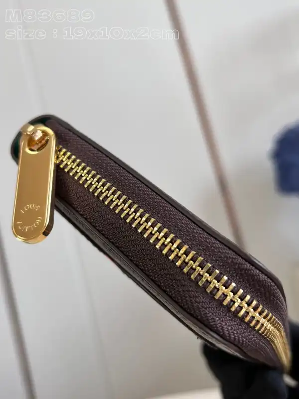 LOUIS VUITTON ZIPPY WALLET-10*20*2 cm