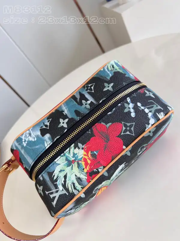 Aaa replica ru LOUIS VUITTON LOCKER DOPP KIT bag-23*13*12CM