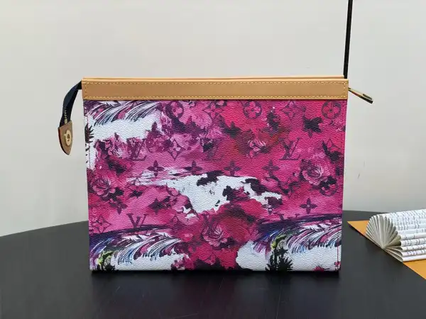 Cheap LOUIS VUITTON POCHETTE VOYAGE-27*21*6CM