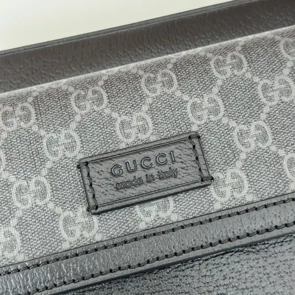 First Bag Ru GUCCI SMALL GG CROSSBODY BAG WITH TAG