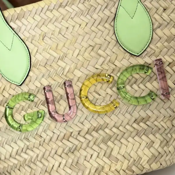 First bag ru GUCCI SMALL STRAW TOTE WITH GUCCI LOGO