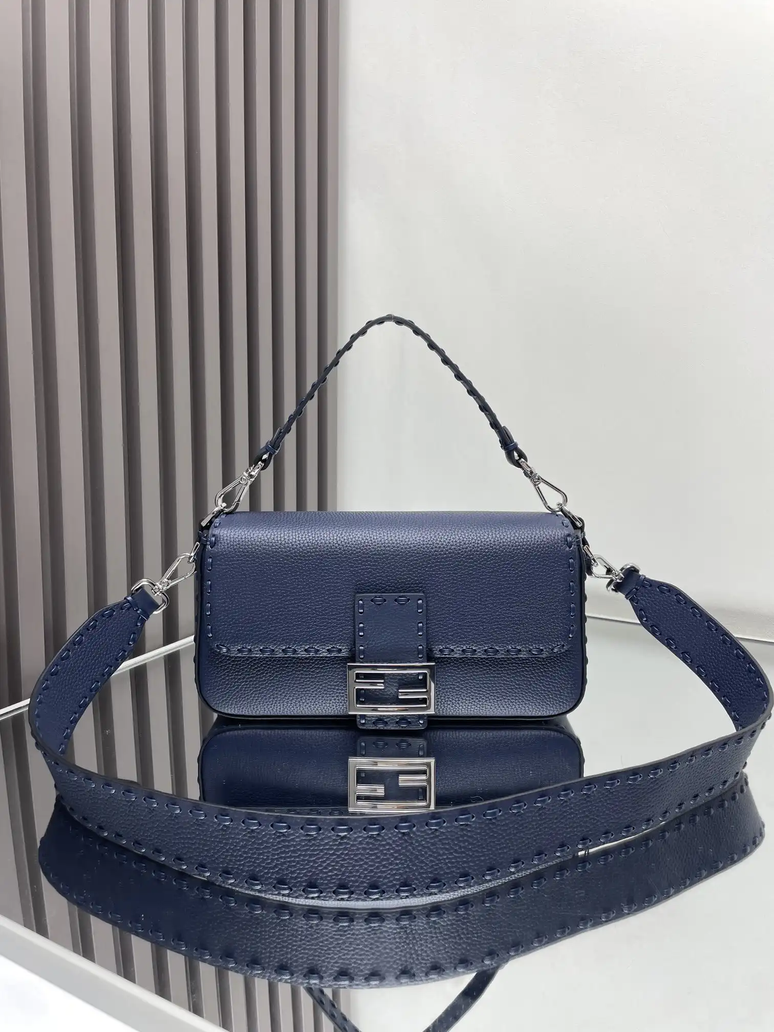 FENDI BAGUETTE-26*13*6CM