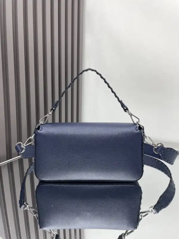 Cheap HOT SALE FENDI BAGUETTE-26*13*6CM