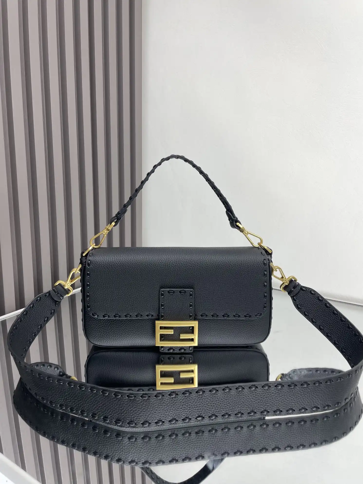 First bag ru FENDI BAGUETTE-26*13*6CM