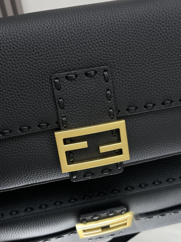 HOT SALE FENDI BAGUETTE-26*13*6CM