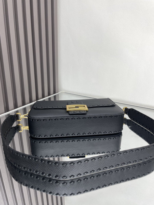 HOT SALE FENDI BAGUETTE-26*13*6CM