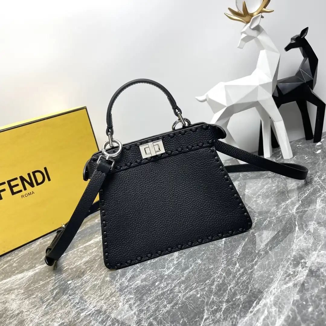 Fendi Peekaboo ISeeU Petite-20x11x15cm