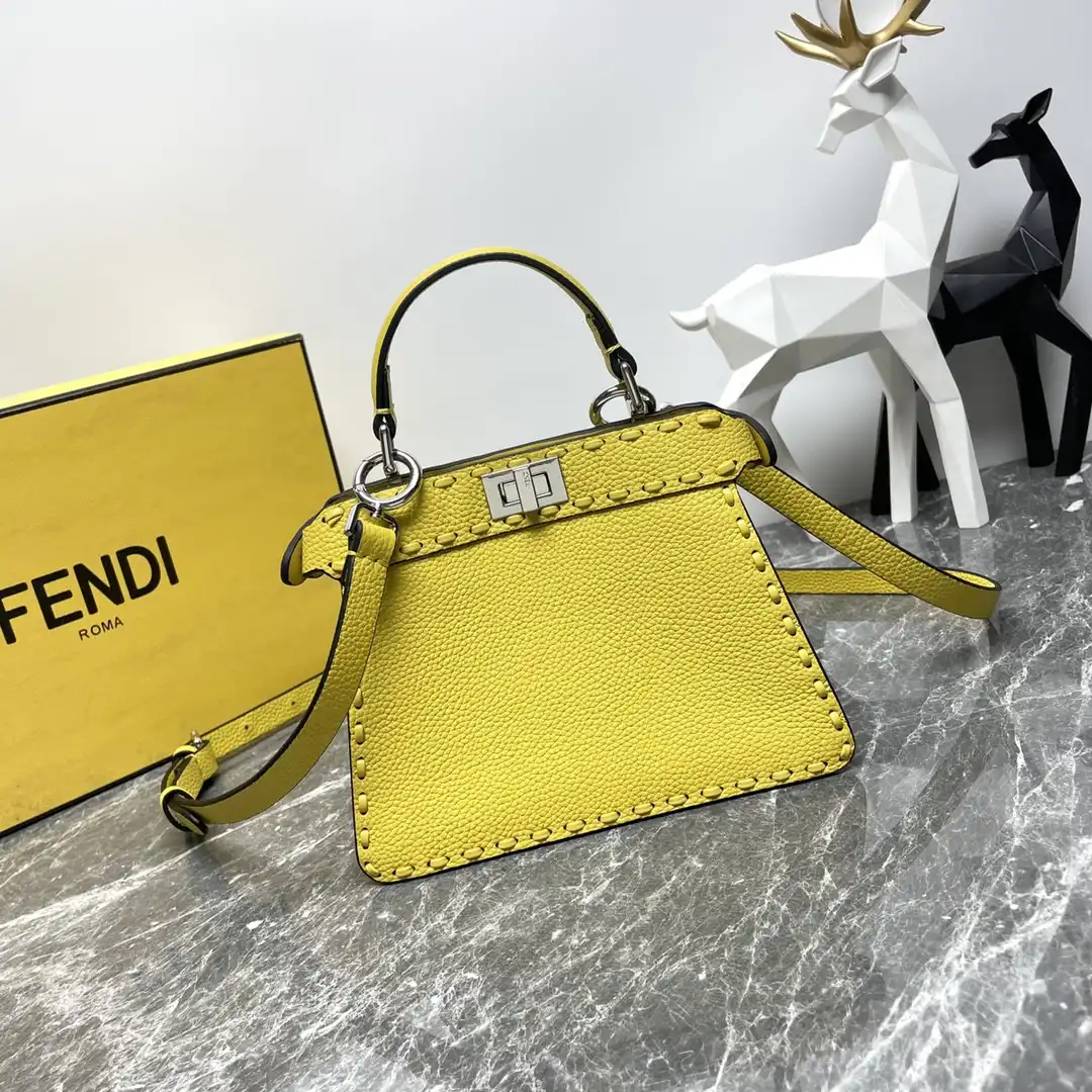 Fendi Peekaboo ISeeU Petite-20x11x15cm