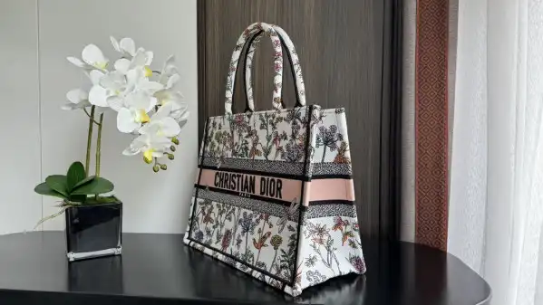 MEDIUM DIRO BOOK TOTE-36*18*28CM