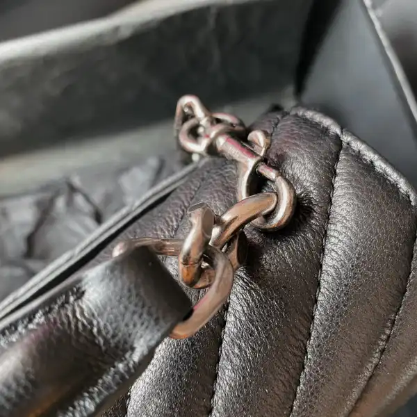 First bag ru YSL Medium leather shoulder bag-24*17*6.5cm