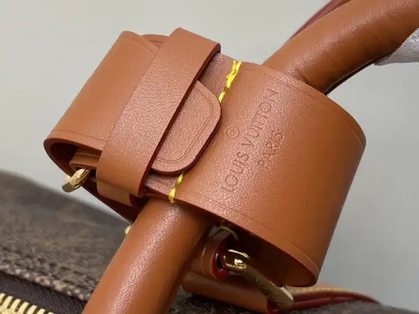 First bag ru LOUIS VUITTON KEEPALL BANDOULIÈRE 50