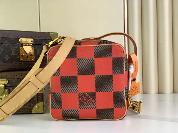 First bag ru LOUIS VUITTON Chess Messenger-24*24*8CM